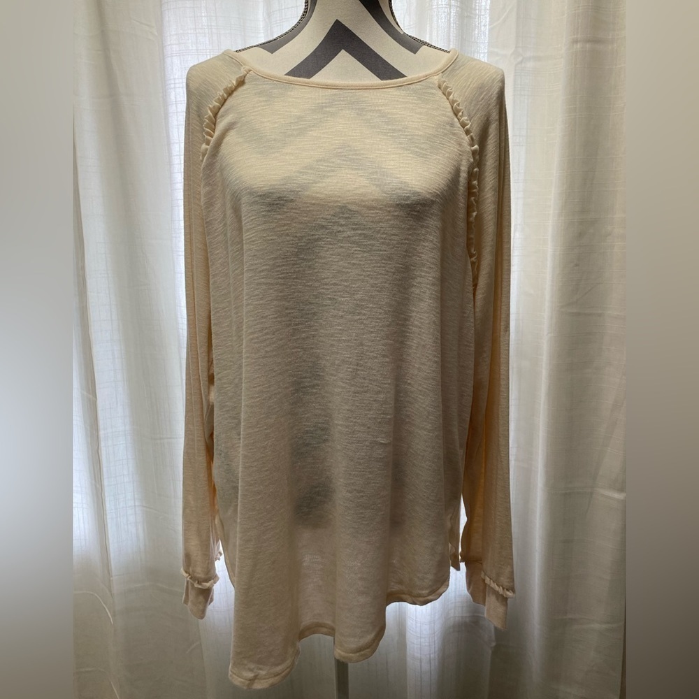 Women’s Lauren Conrad‎ cream colored lightweight long sleeve Sweater